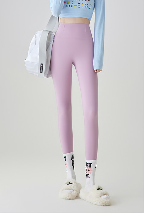 Skinny and high waisted shark pants