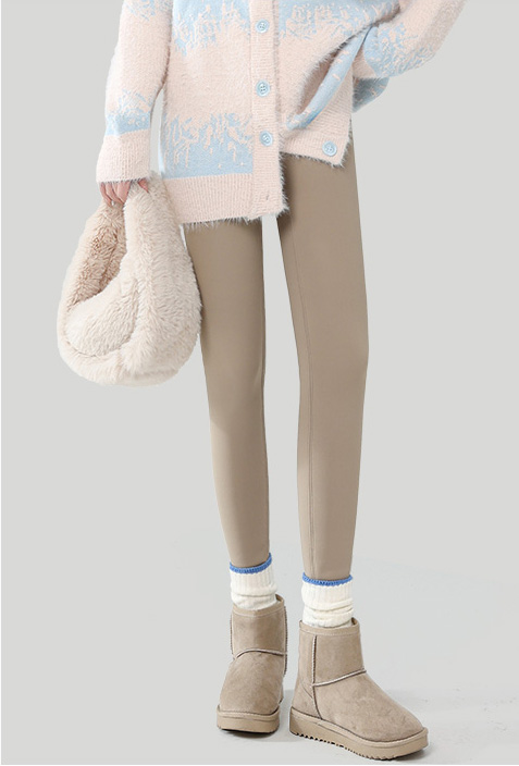 Spring and summer women's knitwear